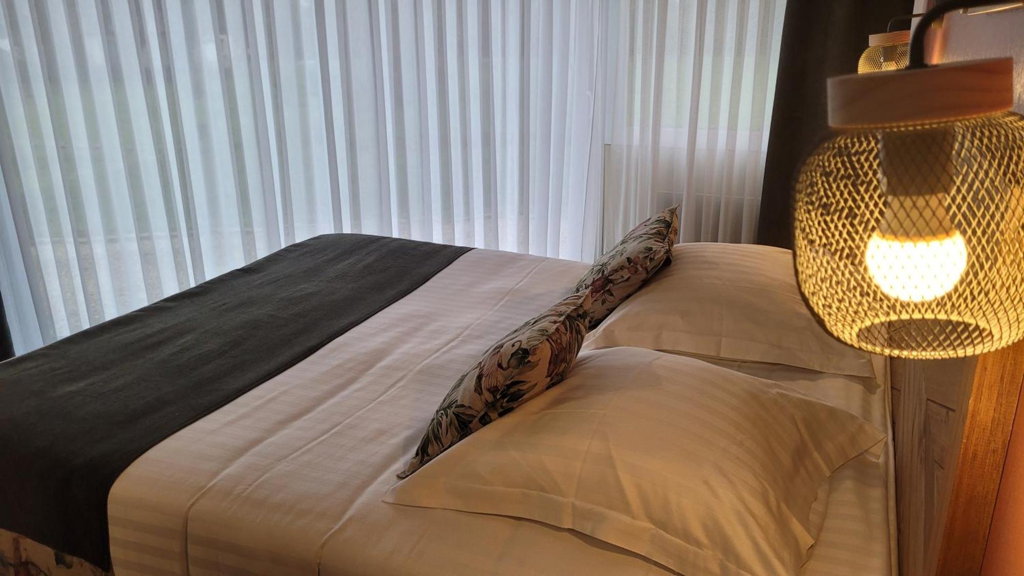 Logis Hotel La Croix Du Sud Le Tour-du-Parc 외부 사진